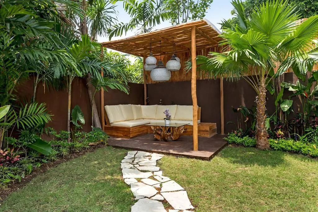 Villa Julietta, 4 Bedroom In The Heart Of Seminyak