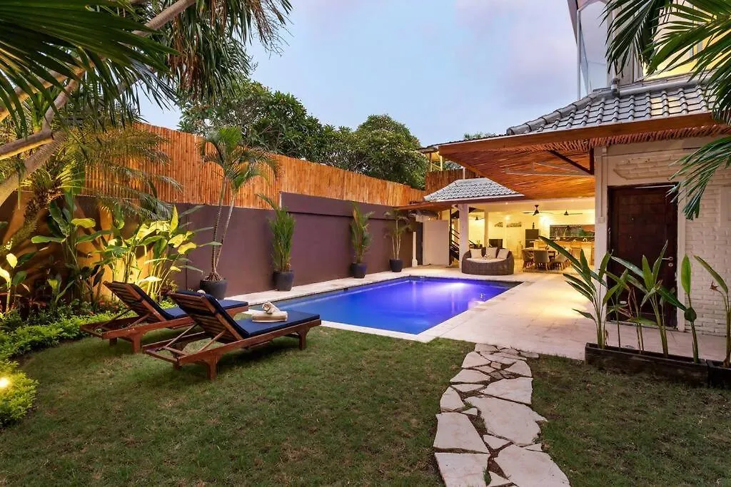 Villa Julietta, 4 Bedroom In The Heart Of Seminyak  Seminyak (Bali)