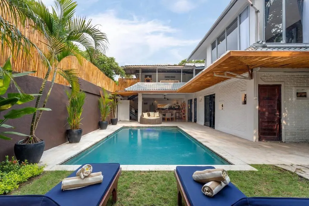 Villa Julietta, 4 Bedroom In The Heart Of Seminyak