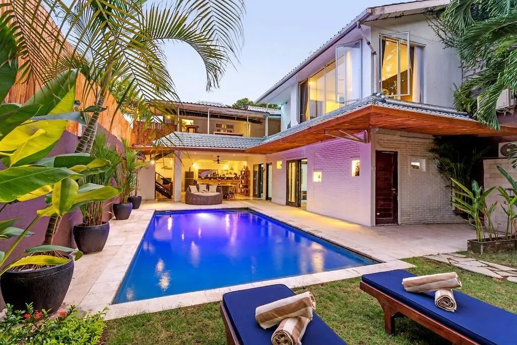Villa Julietta, 4 Bedroom In The Heart Of Seminyak 0*,